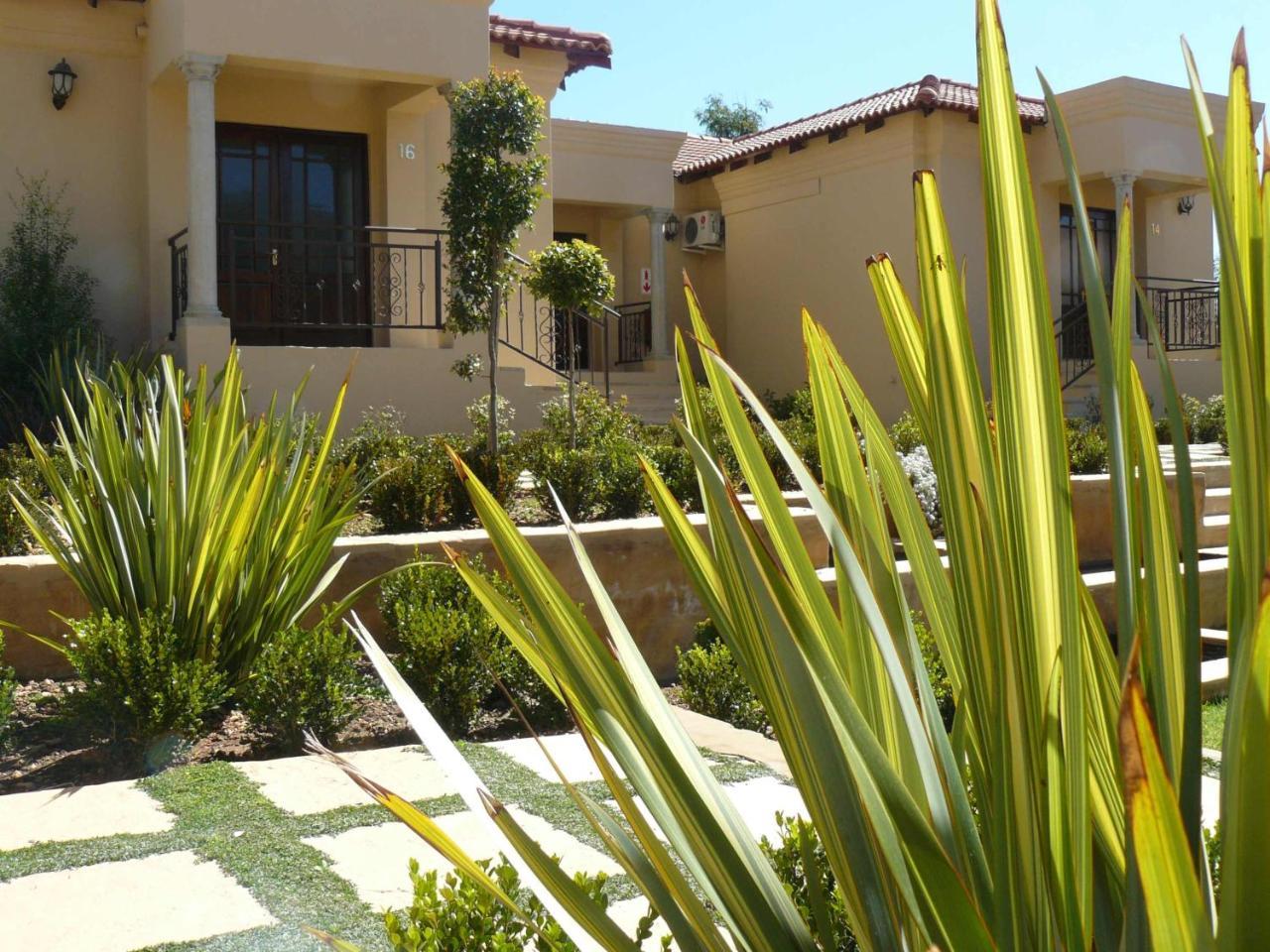 Moon And Sixpence Garden Guest House Muldersdrift Exterior foto